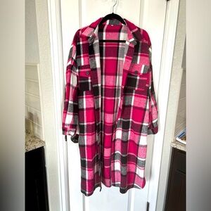Shacket- pink, black & white plaid fleece with pockets